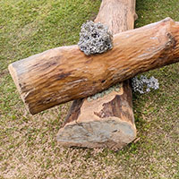 Wood, aluminium<br>
1 x 5 x 5  m